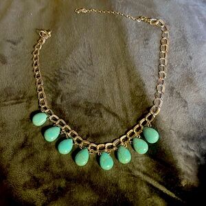 Very pretty flat link eight stone turquoise necklace